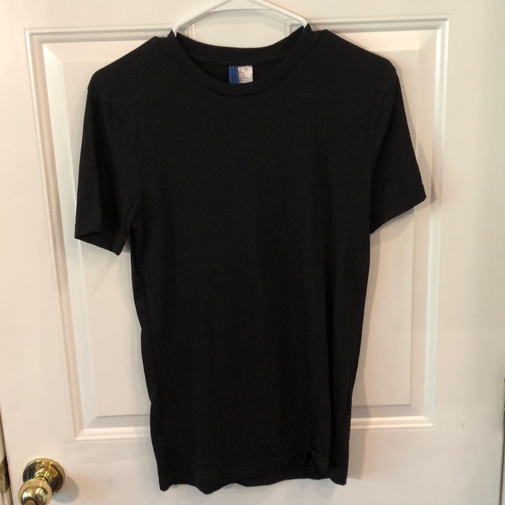 Men’s black t shirt